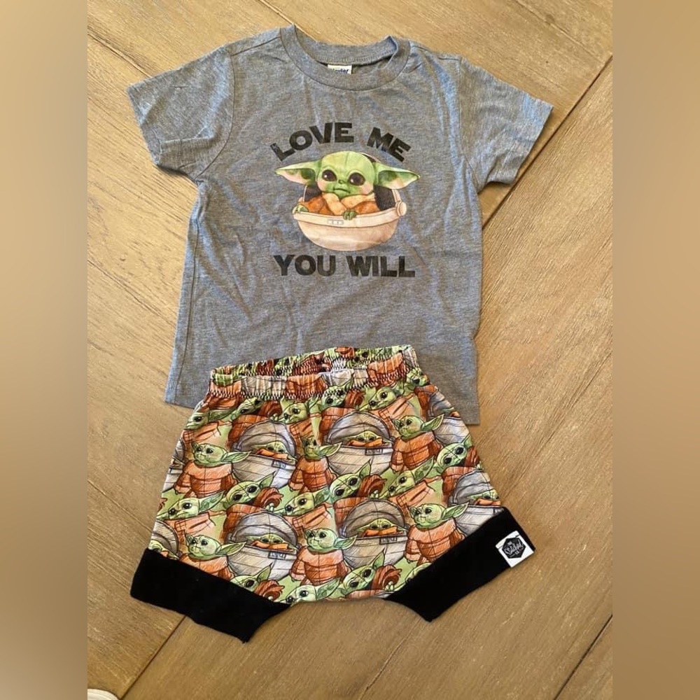 Baby Yoda small shop outfit